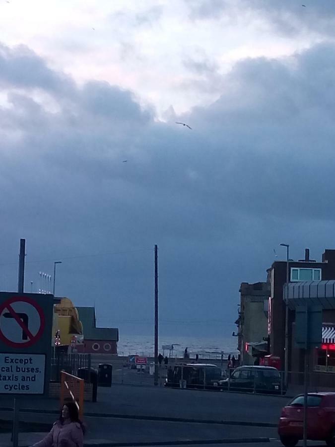 The Honley Hotel Blackpool Exterior photo